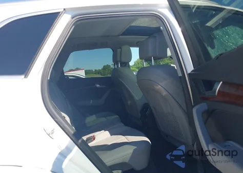 2018 Audi Q5 2.0T Premium/2.0T Tech Premium z USA, uszkodzony, nr VIN WA1BNAFY6J2114565